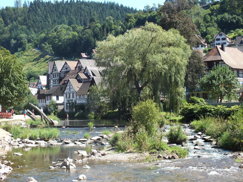 שילטך Hotel-Gasthof Zum Weyssen Roessle מראה חיצוני תמונה